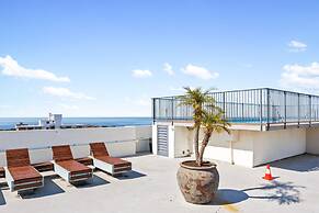 Central Bondi Studio With Rooftop Pool Access