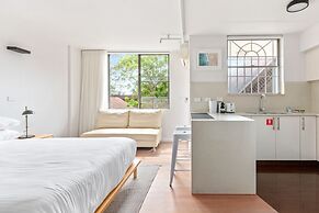 Central Bondi Studio With Rooftop Pool Access
