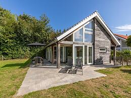 Modern Holiday Home Near Beach