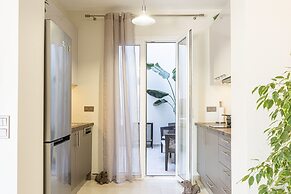 Three Moirai Villa With 2 Heated Pools