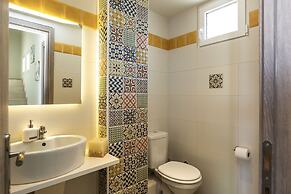 Three Moirai Villa With 2 Heated Pools