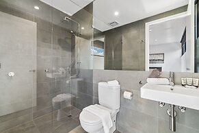 Stylish Studio With Great Amenities Near Beachside