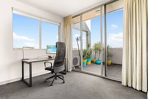 Spacious 2-bed With Two Balconies With City Views