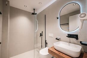 Ksamil Premium Hotel