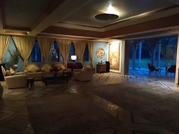 Private Luxury Villa With Hotel Services