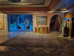 Private Luxury Villa With Hotel Services