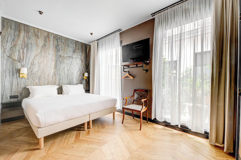 Hôtel Maât Batignolles