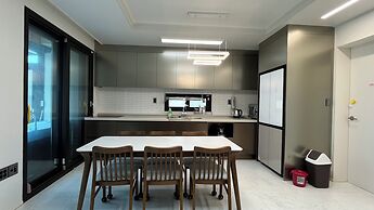 Sea & You pool villa pension