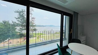 Sea & You pool villa pension