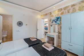 Villa Elvin in Slamlar K y