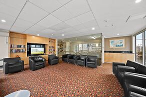 Central ACT Studio With Indoor Pool and Gym