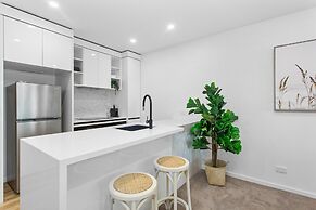 Central 2-bed With Gym, BBQ & Stunning Views