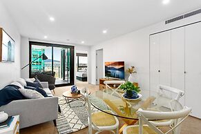 Central 2-bed With Gym, BBQ & Stunning Views