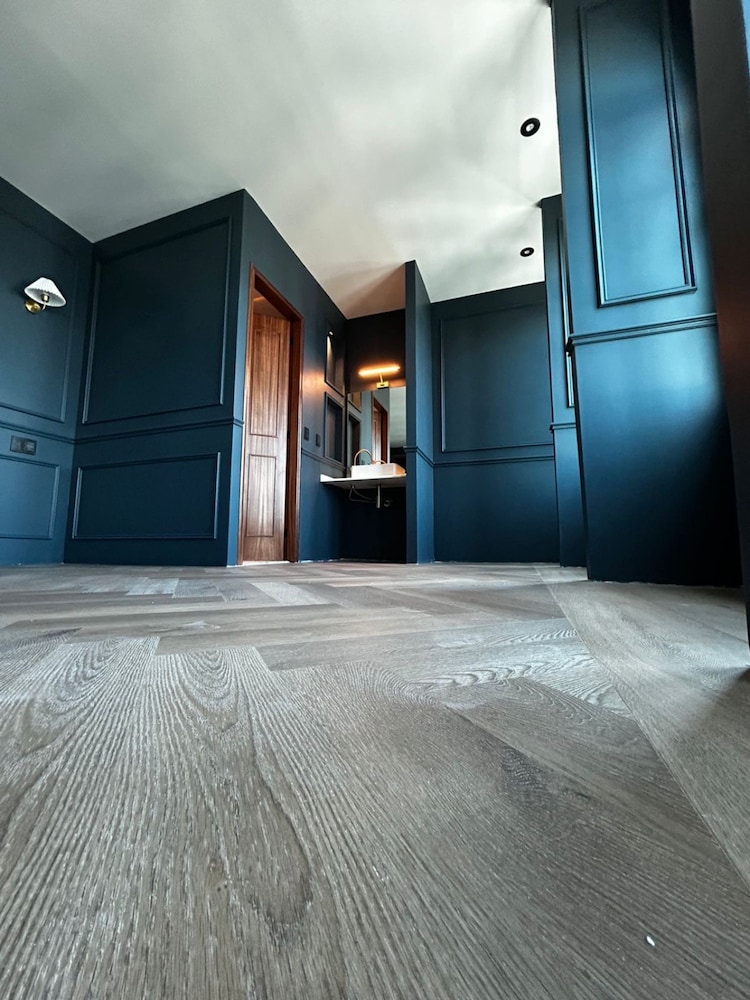 The Sapphire View Suite