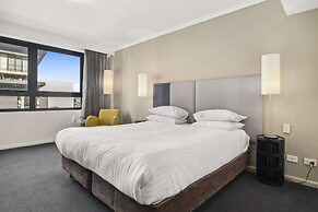 Bright Studio With Pool Access in Parramatta