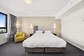 Bright Studio With Pool Access in Parramatta