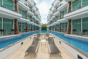 Ocean Breeze1BR Steps from the Sea C244