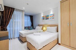 Ocean Breeze1BR Steps from the Sea C244