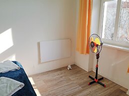 Large 2BR Apt Ideal for Long Stays