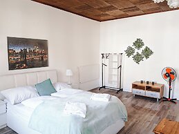 Large 2BR Apt Ideal for Long Stays