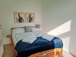 Large 2BR Apt Ideal for Long Stays