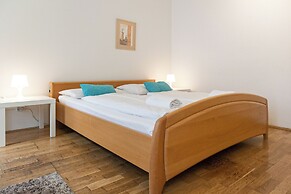 Affordable 3BR Apt Belvedere Vicinity