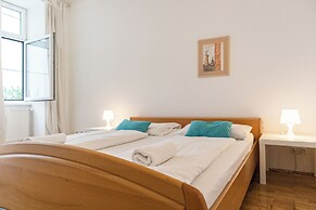 Affordable 3BR Apt Belvedere Vicinity