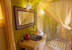 Lantern Luxury Camp