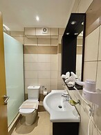 Koumaros ApartHotel