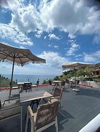 Koumaros ApartHotel