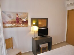 Koumaros ApartHotel