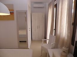Koumaros ApartHotel