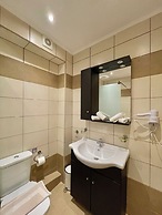 Koumaros ApartHotel