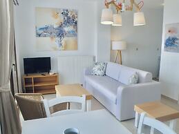 Koumaros ApartHotel