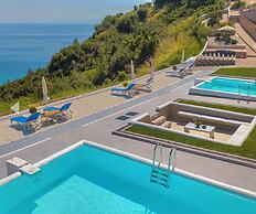 Koumaros ApartHotel