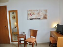 Koumaros ApartHotel