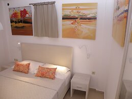 Koumaros ApartHotel