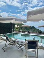 Koumaros ApartHotel