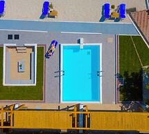 Koumaros ApartHotel