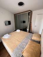 I&I Tesla Apartment's