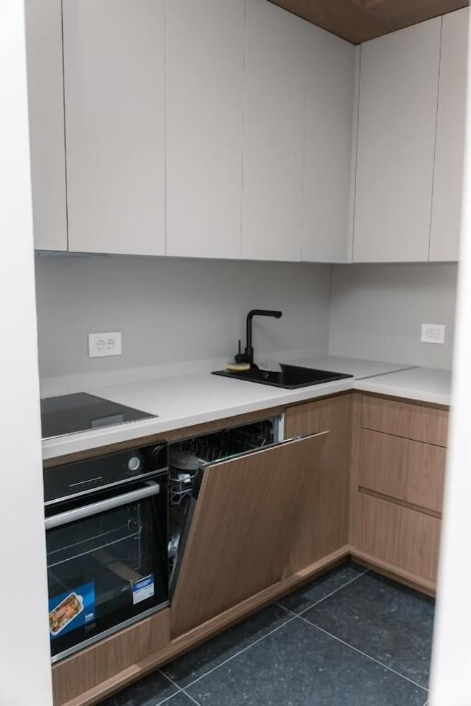I&I Tesla Apartment's