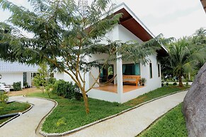 Rock & Lune Boutique Villas