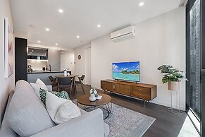 Modern City Apartment With Stunning Views