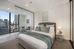 Modern City Apartment With Stunning Views