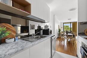 Bright & Spacious Surry Hills Apartment