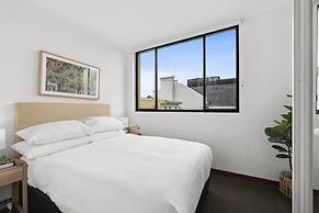 Bright & Spacious Surry Hills Apartment