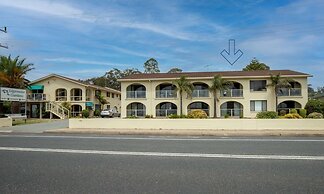 Batemans Bay Studio Escape With Lush Vista