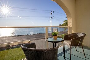 Batemans Bay Studio Escape With Lush Vista