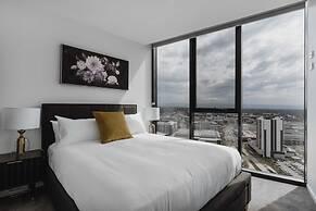 Panoramic Lake View 2-bed With Pool,