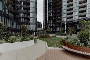Panoramic Lake View 2-bed With Pool,